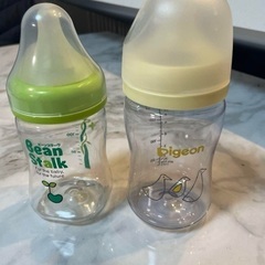 哺乳瓶2本　綺麗です