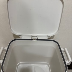 ゴミ箱
の画像