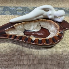 セクシーな灰皿