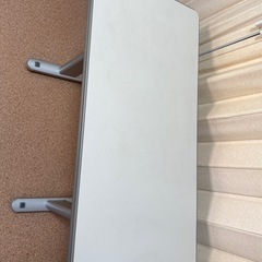 昇降式デスクの画像