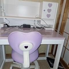 学習机、椅子、引き出しのセットの画像
