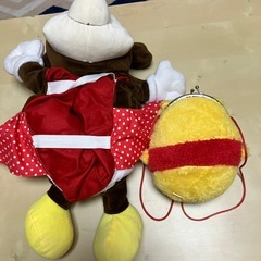 ミニーのティッシュカバーとプーさんのがま口の画像