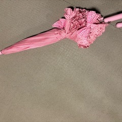 女子　傘の画像