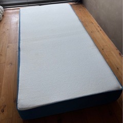 コアラマットレス　シングル　ベットフレームの画像