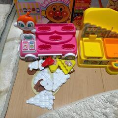 アンパンマン おもちゃ 3点 新品のボウリング 中古ドキンちゃんのクレープ屋 ハンバーガー屋の画像
