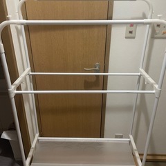 収納棚、ハンガーラック