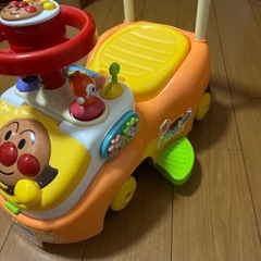 アンパンマン乗用押し車の画像