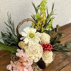 お値下げ❗️プリザーブドフラワーかご入りアレンジメントの画像