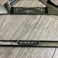 日産純正ナンバーフレーム