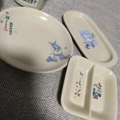 ミスバニーの食器の画像