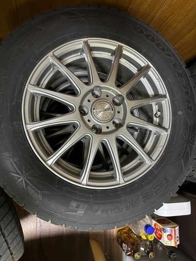 アルファードのスタッドレスタイヤ215／65r16