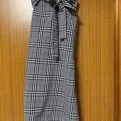 gu スリットスカート