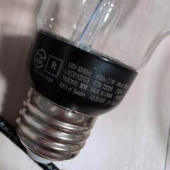 イケア 大きめLED電球 2つの画像