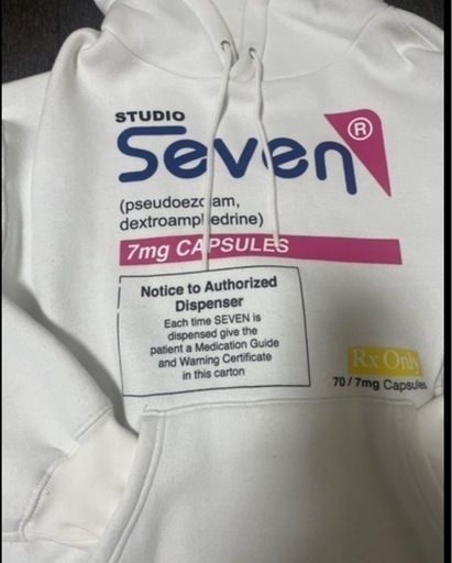 STUDIO SEVENパーカー