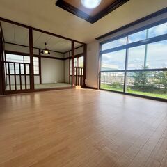 ファミリー必見★【小中学校が至近すぎて、運動会が家から見れます。...