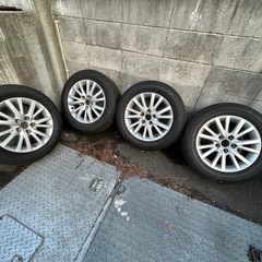 
夏タイヤ　215/60R16 