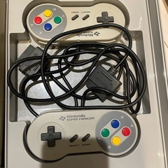ニンテンドースーパーファミコン本体とソフト1個の画像