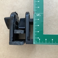 【美品】窓 防犯 窓ストッパー サッシ スライド式ロック 補助錠　2個セットの画像