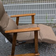 東京東久留米市　手渡し希望　中古美品　ニトリ　３段調整高座椅子(...