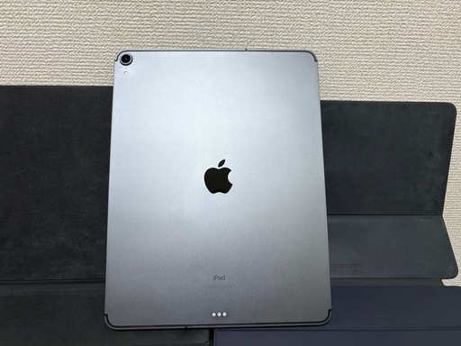 iPad Pro 12.9インチ 第3世代 256GB セルラー  本体のみ 純正キーボードフォリオ・ケース付