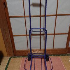 荷物を置いて引っ張るキャリー