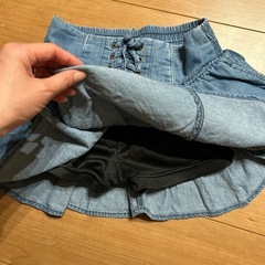 女の子　130 スカート、ハーフパンツ　4着の画像