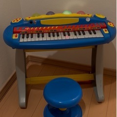 光るピアノ
