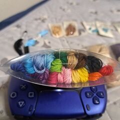 刺繍糸、麻糸、手芸ビーズ各種の画像