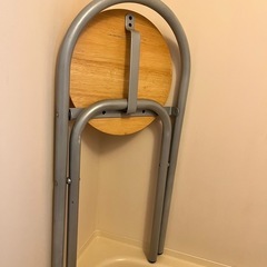 よくある折りたたみイスの画像