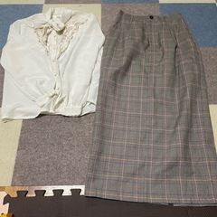 今月末で処分します【S〜M】レディース服6着の画像