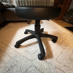 回転椅子キャスターつき