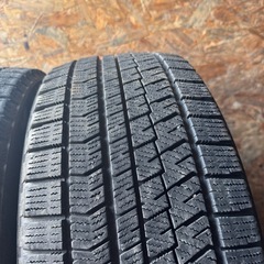 バリ山　BRIDGESTONE ブリヂストン　ブリジストン　VRX2 235/45R18 スタッドレス　タイヤ　2019年製　18インチの画像