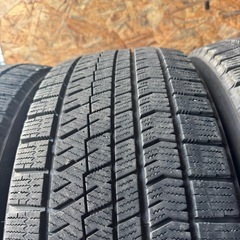 バリ山　BRIDGESTONE ブリヂストン　ブリジストン　VRX2 235/45R18 スタッドレス　タイヤ　2019年製　18インチの画像