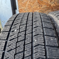 バリ山　BRIDGESTONE ブリヂストン　ブリジストン　VRX2 235/45R18 スタッドレス　タイヤ　2019年製　18インチの画像