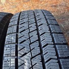 極上タイヤ　BRIDGESTONE ブリヂストン　ブリジストン　VRX2 195/65R15 スタッドレス　タイヤ　2022年製　15インチの画像
