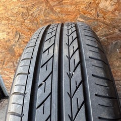 パンク用　バリ山　YOKOHAMA ヨコハマ　BluEarth E50 185/65R15 夏タイヤ　2020年製　1本の画像