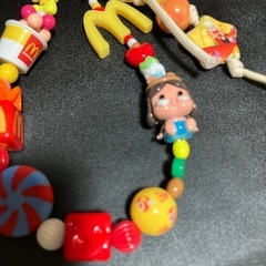 マクドナルドとクライベイビーのストラップの画像