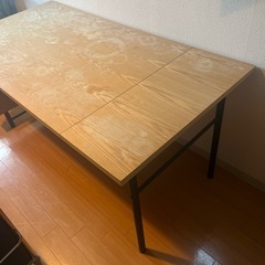 作業台、ダイニングテーブルの画像
