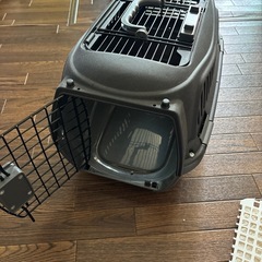 中古　子犬用キャリーケース　Sサイズの画像