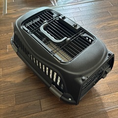 中古　子犬用キャリーケース　Sサイズ