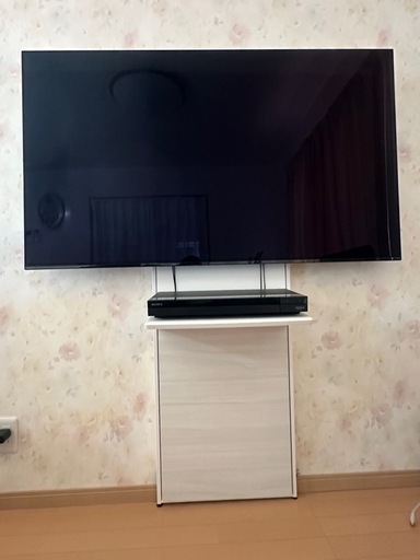 壁掛けテレビ台