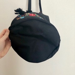 美品　黒刺繍ショルダーの画像