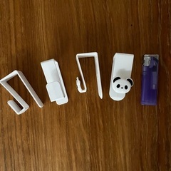タオルやゴミ袋を流し近くに引っ掛けられるフック（2種類）をお譲りします