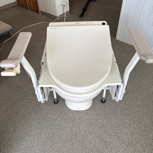 TOTOトイレリフト