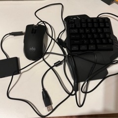 ゲーミングキーボードとマウスの画像