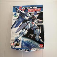1／144ガンプラ、ガンダムカープバージョン、フリーダムガンダム、ジャスティスガンダムの画像