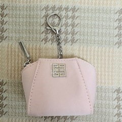 GIVENCHY ミニポーチ 未使用