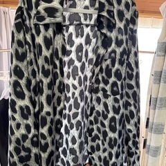 SHEIN ヒョウ柄シャツ