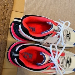 新品❗️FILA カーブレット WRD BTS着用モデル の画像