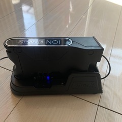 shark掃除機バッテリーと充電器の画像
